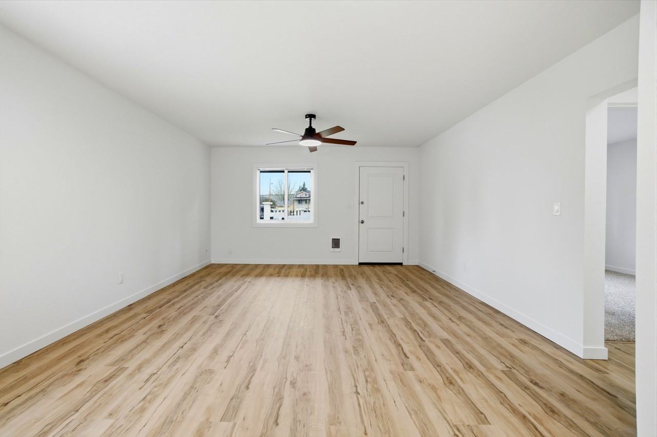 3640 Brooks Ave Ne - Photo 5 of 24