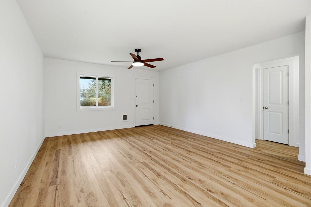 3640 Brooks Ave Ne - Photo 6 of 24