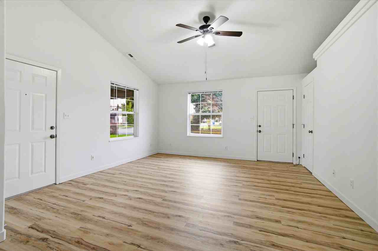 3650 Brooks Ave Ne - Photo 4 of 27