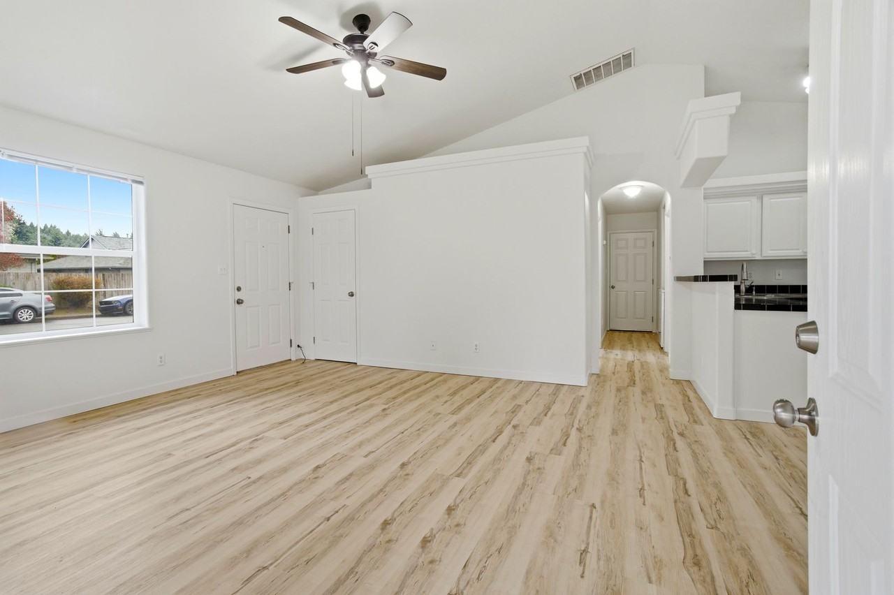 3650 Brooks Ave Ne - Photo 6 of 27