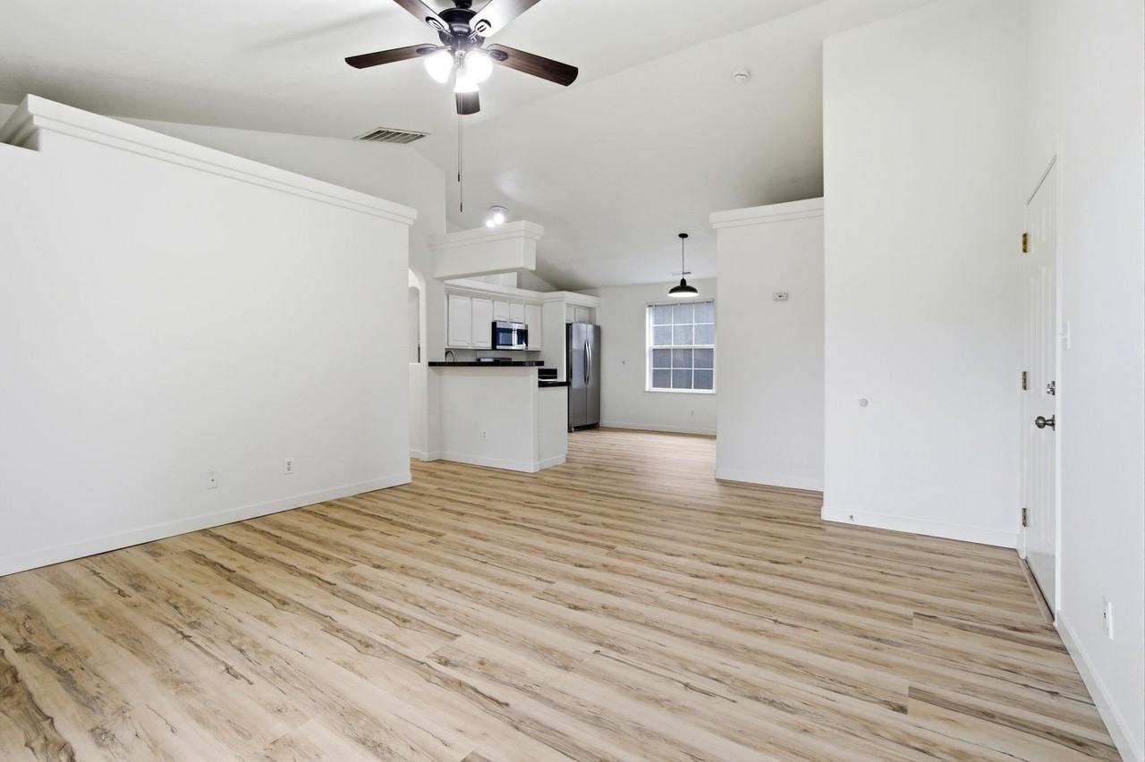 3650 Brooks Ave Ne - Photo 7 of 27