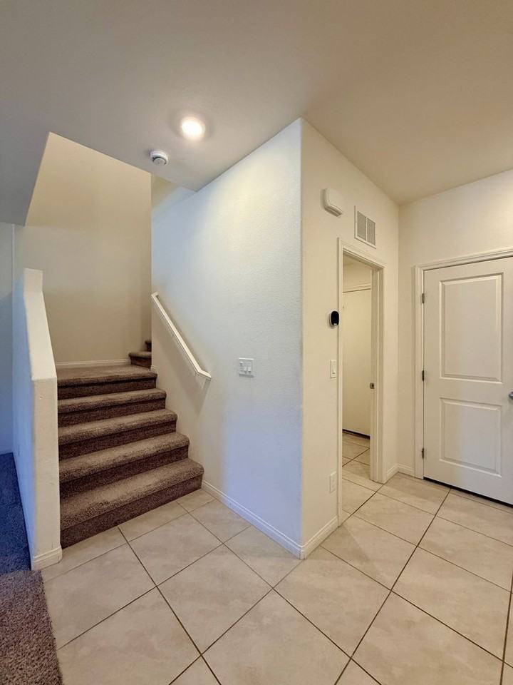 3432 Covilha Ln - Photo 3 of 24