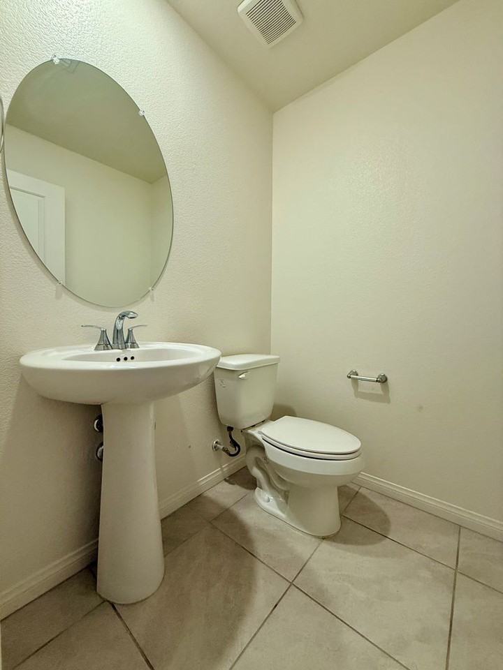 3432 Covilha Ln - Photo 4 of 24