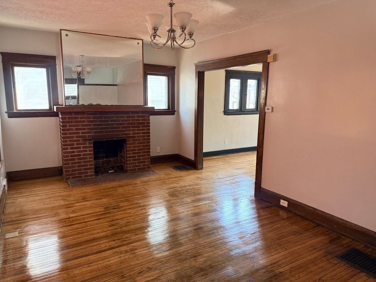 12406 Osceola Ave - Photo 3 of 10