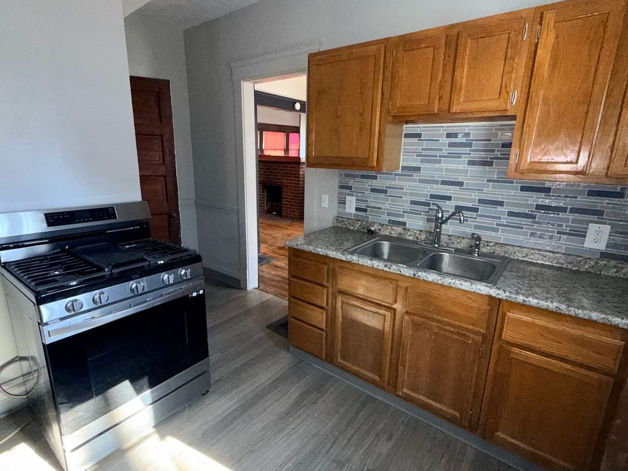 12406 Osceola Ave - Photo 4 of 10