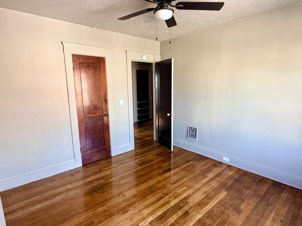 12406 Osceola Ave - Photo 5 of 10