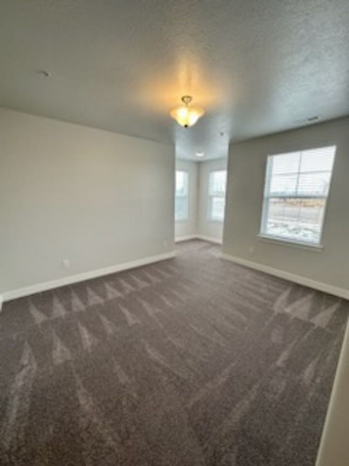 1994 N 3330 W - Photo 7 of 14