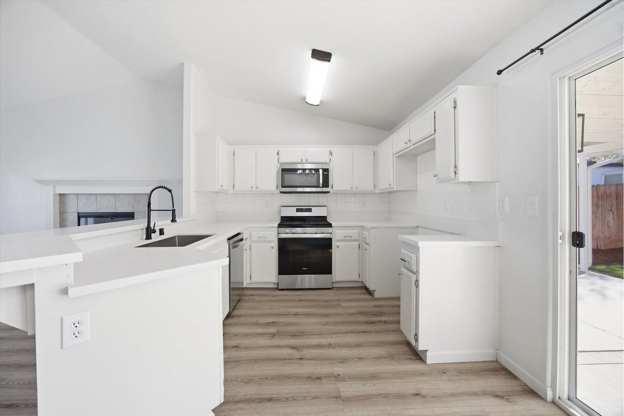 5717 Arc Dome Ave - Photo 7 of 23