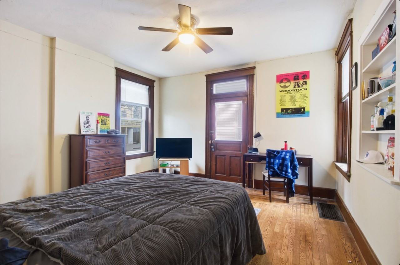 2328 Stratford Ave - Photo 5 of 12