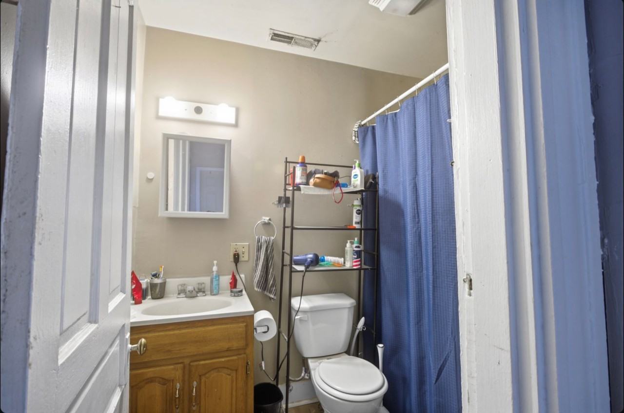 2328 Stratford Ave - Photo 7 of 12