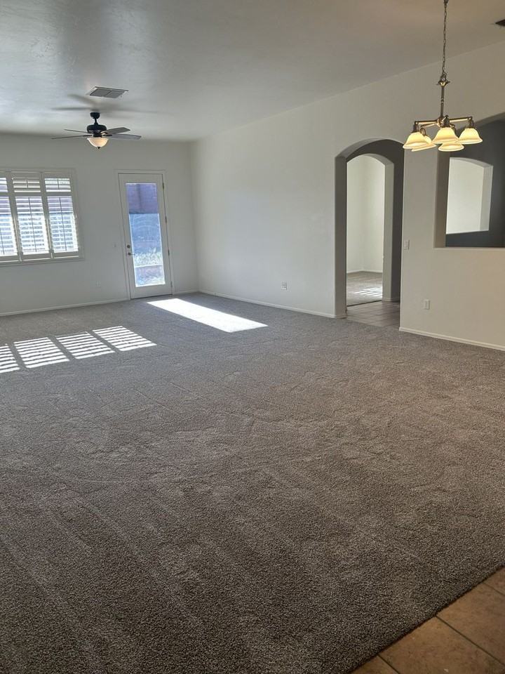 454 N Old Camp Ln - Photo 4 of 22