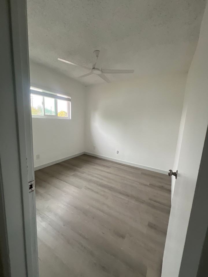 11916 Olive St - Photo 7 of 12