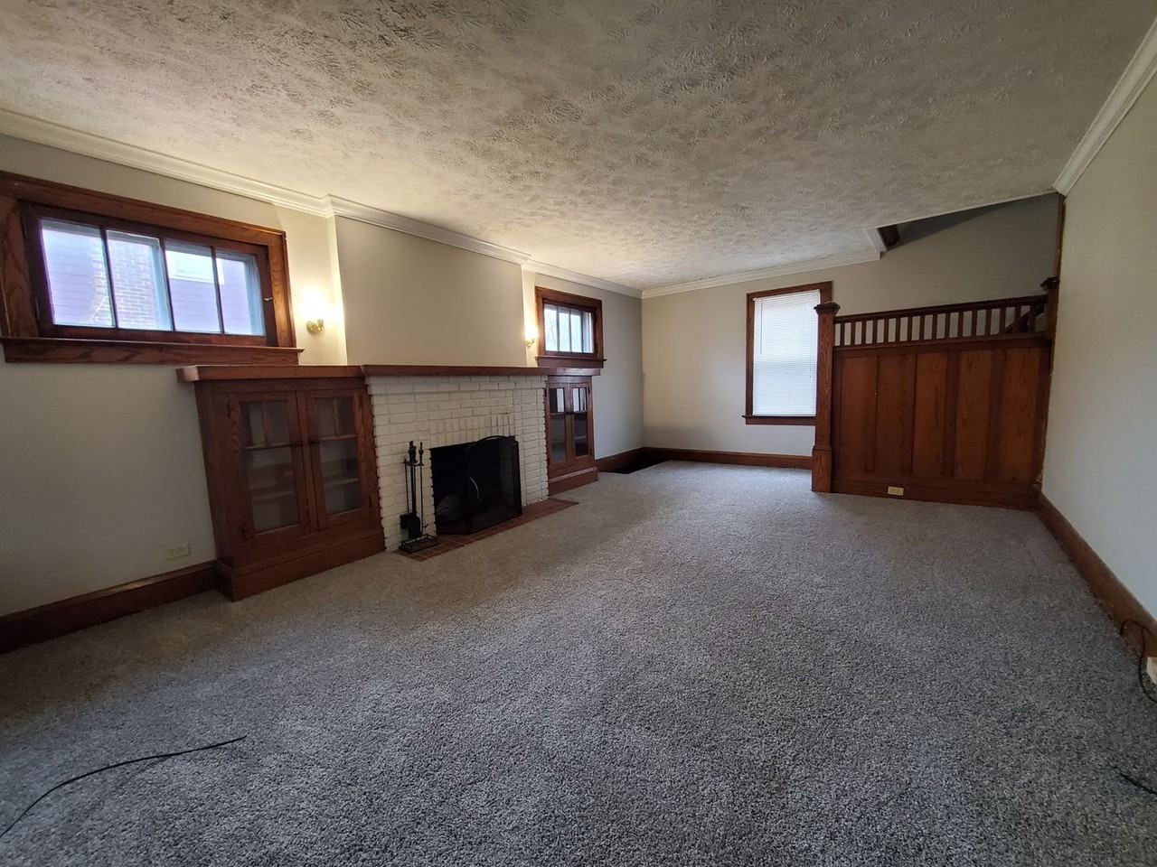 924 Hamlin St - Photo 2 of 14