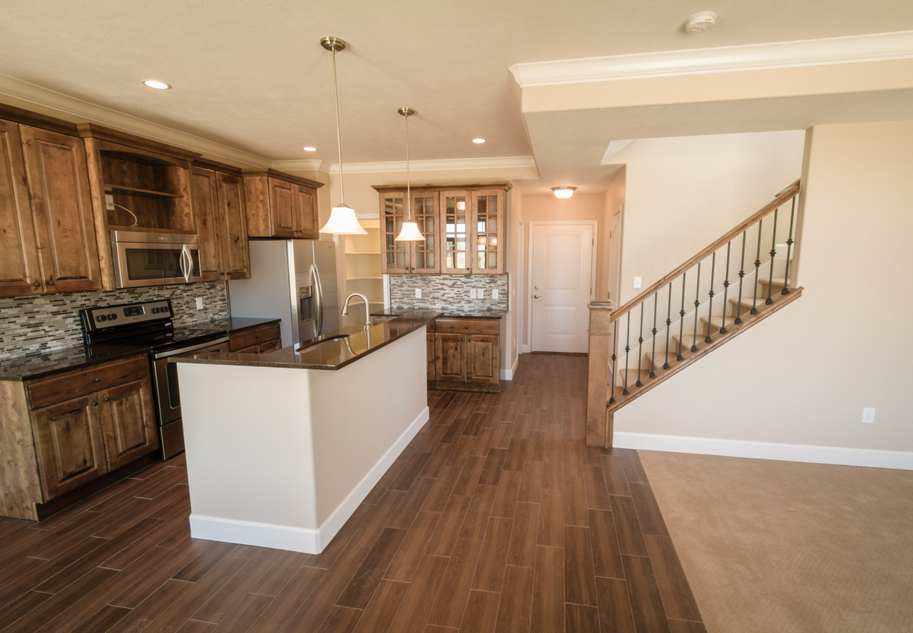 974 N 1030 W - Photo 3 of 19