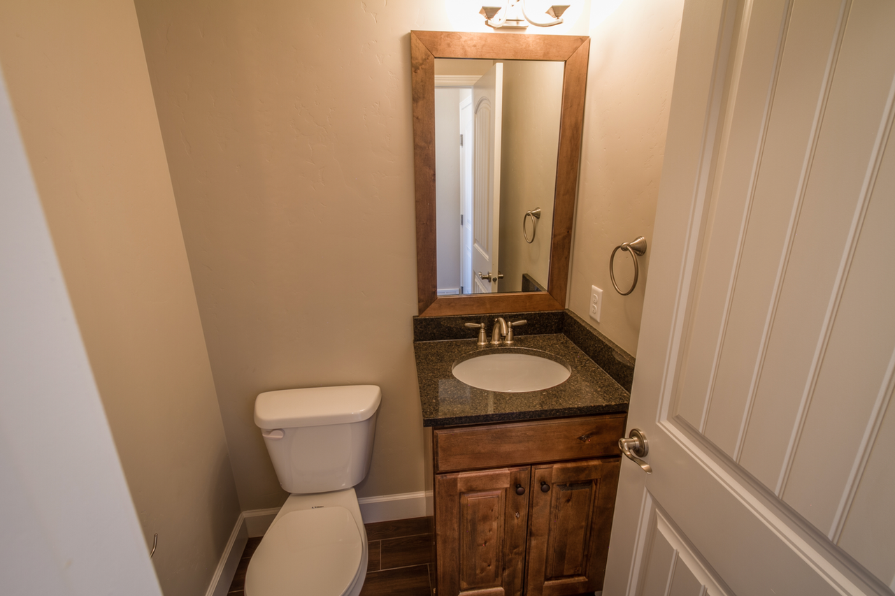 974 N 1030 W - Photo 6 of 19