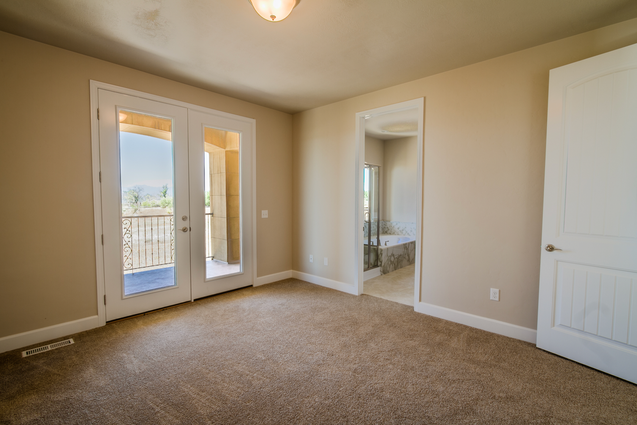 974 N 1030 W - Photo 7 of 19