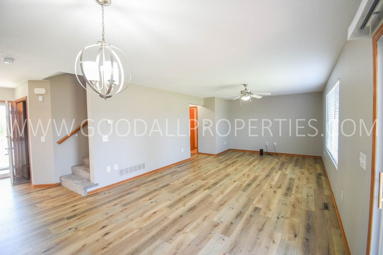 3504 163rd St - Photo 4 of 38