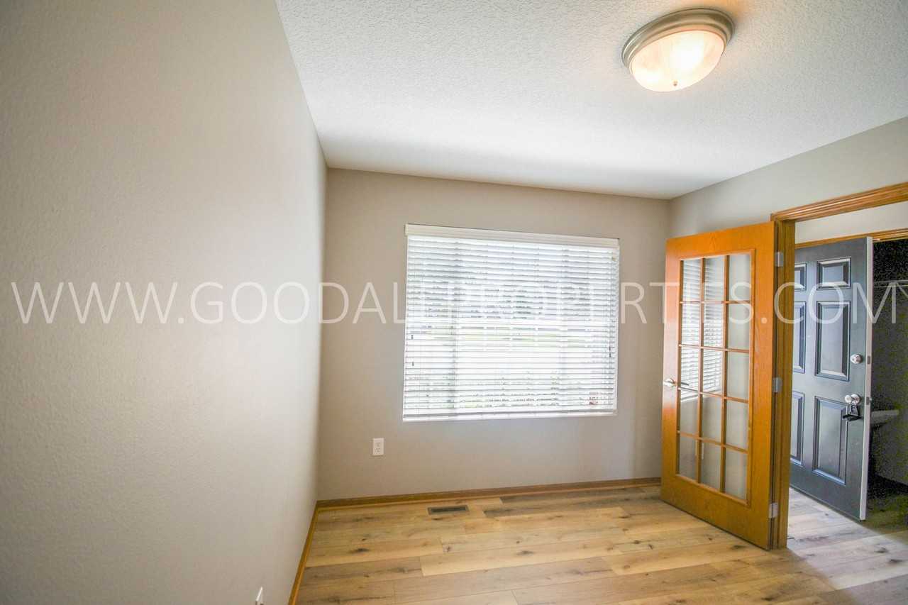 3504 163rd St - Photo 6 of 26