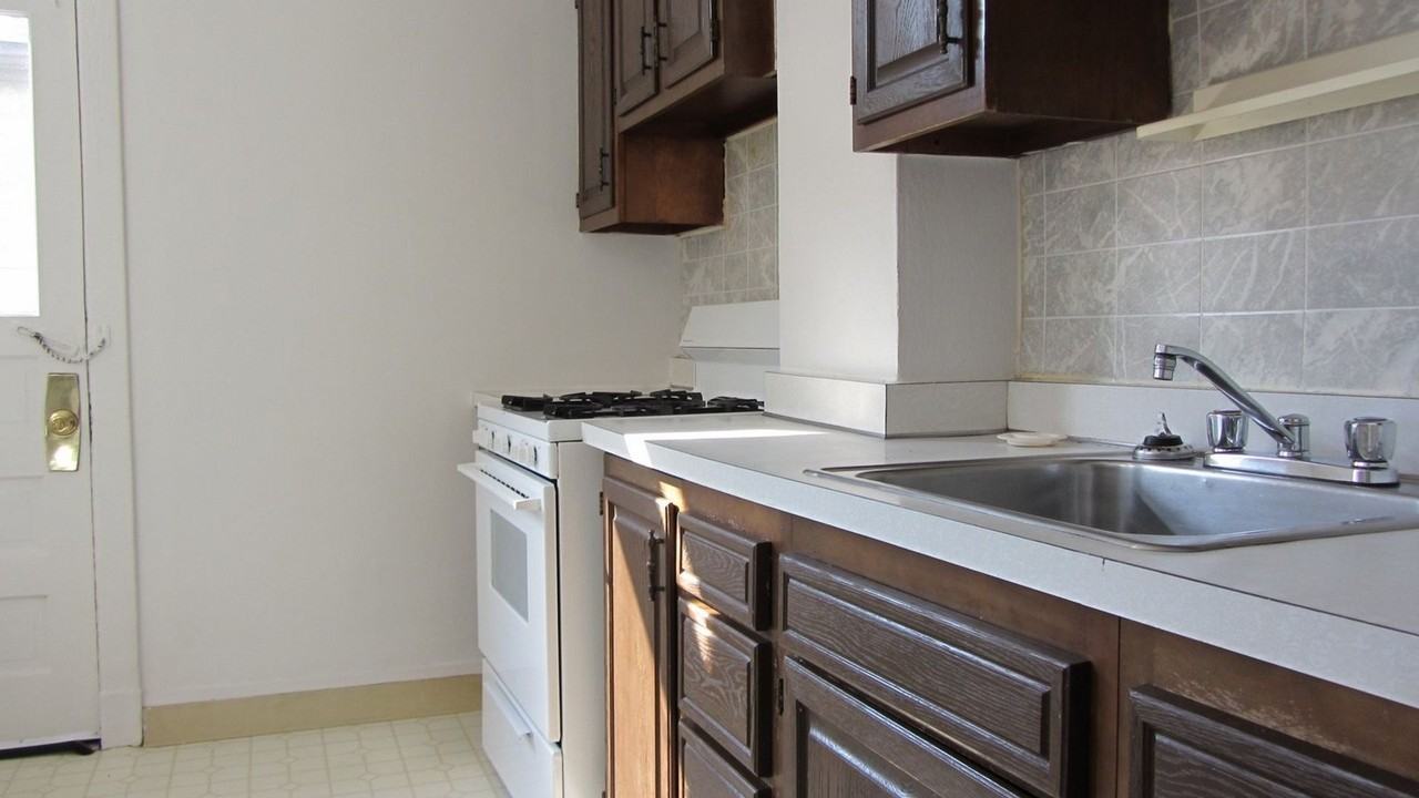 1845 Chislett St - Photo 2 of 10