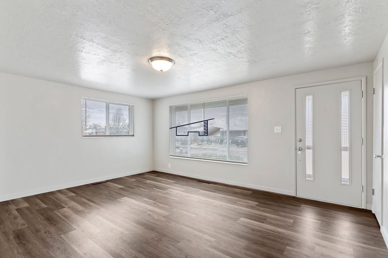 138 Lynnwood Dr - Photo 2 of 32