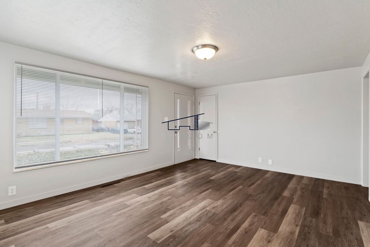 138 Lynnwood Dr - Photo 3 of 32