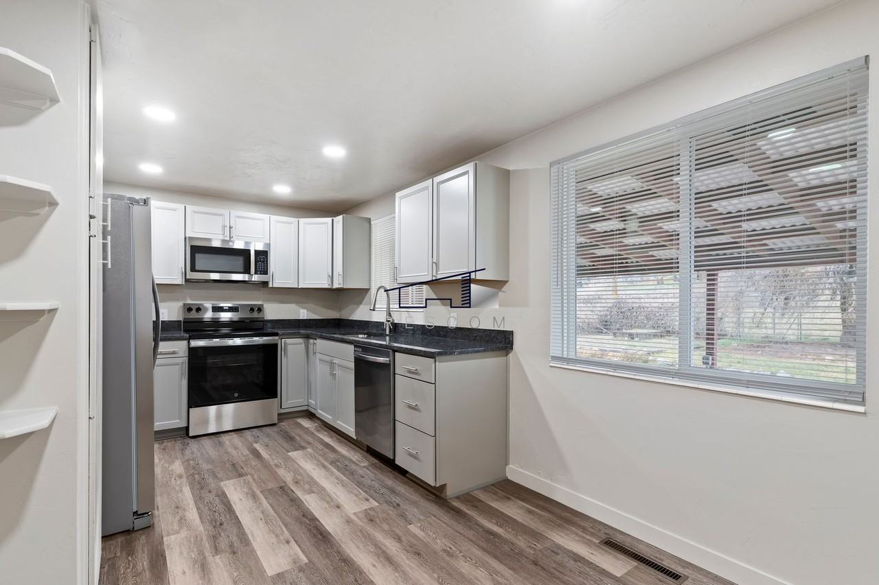 138 Lynnwood Dr - Photo 6 of 32