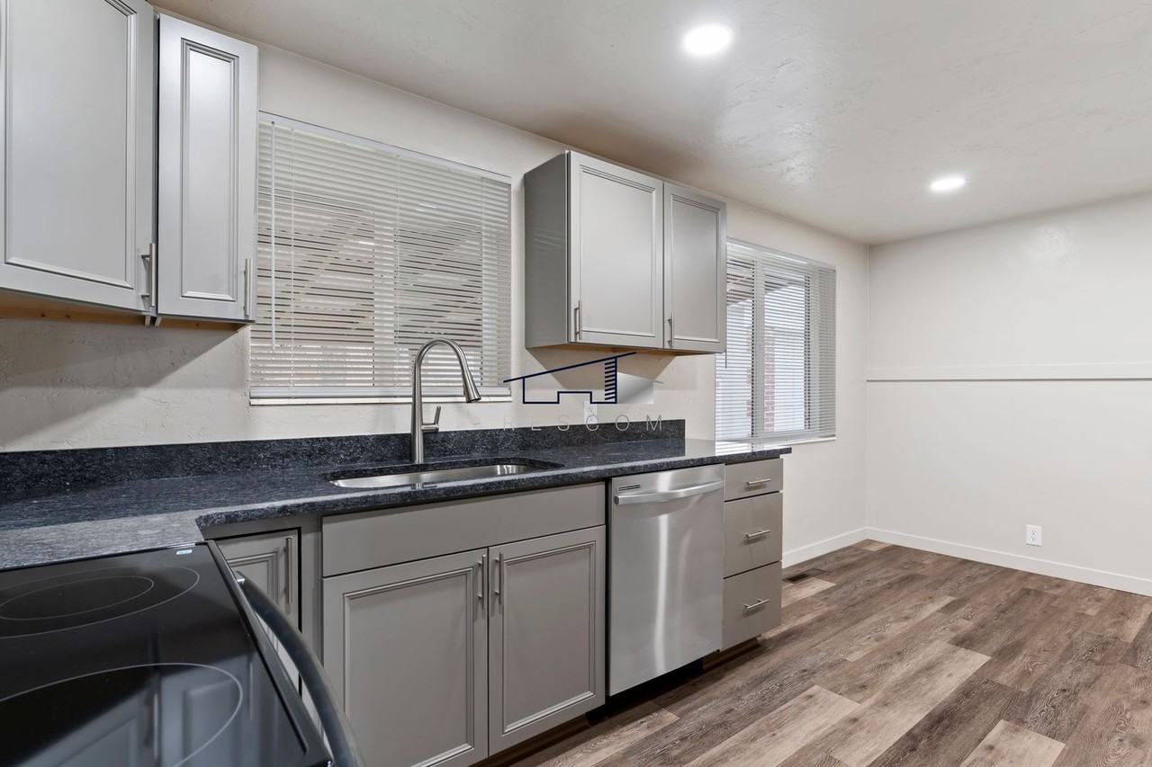 138 Lynnwood Dr - Photo 7 of 32