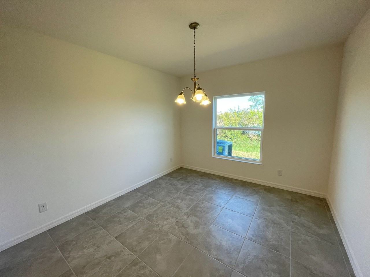 354 Annabelle Way - Photo 4 of 27