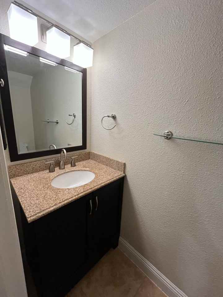 2300 Sycamore Ln #2 - Photo 5 of 15