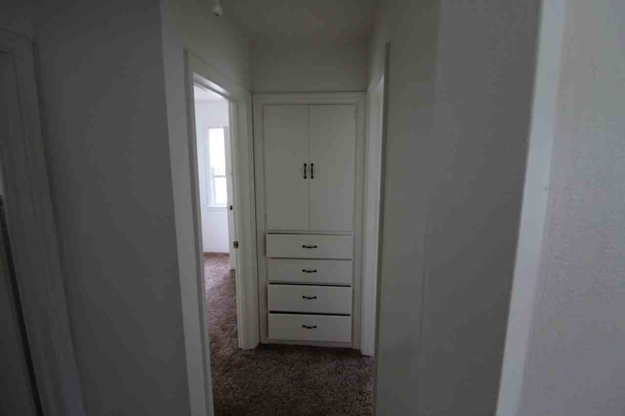 924 E 39th Ave - Photo 7 of 11