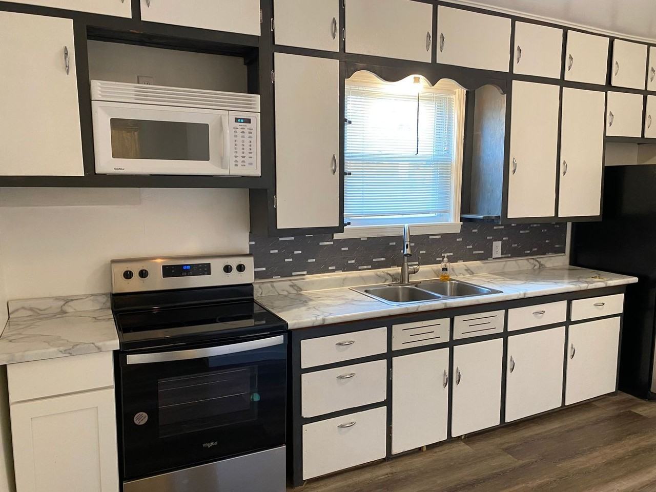 313 Callon St - Photo 2 of 22