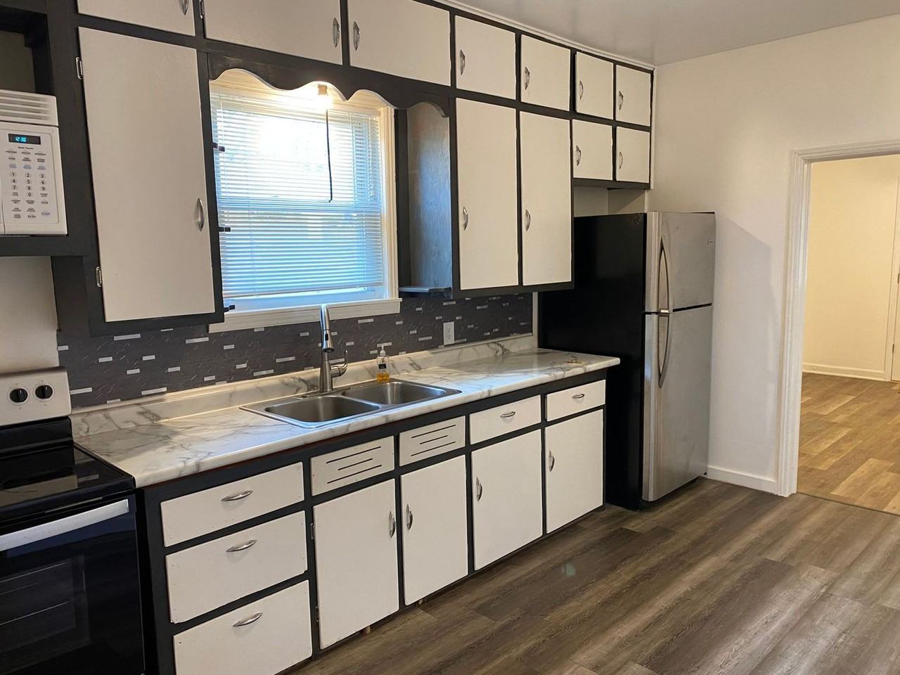 313 Callon St - Photo 4 of 22