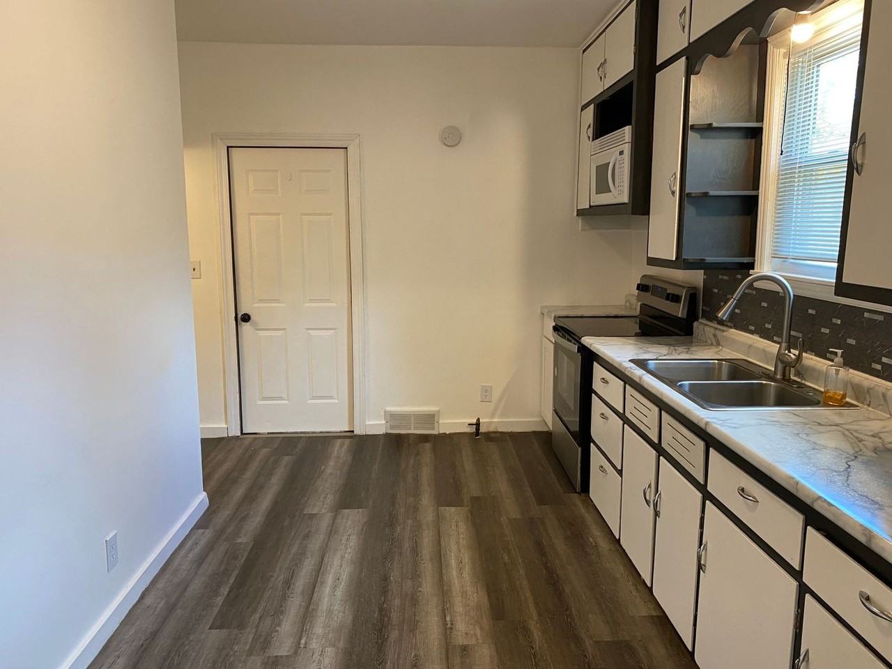 313 Callon St - Photo 5 of 22