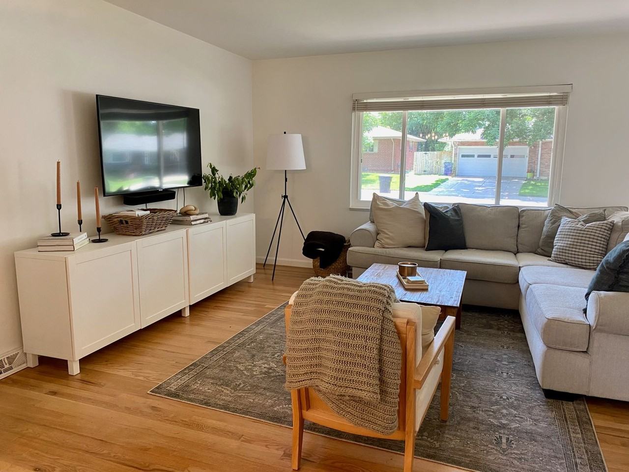 2662 S Newport St - Photo 4 of 33