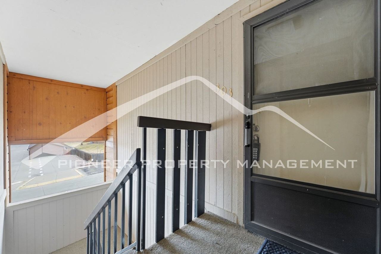 333 Wright St #303 - Photo 3 of 18