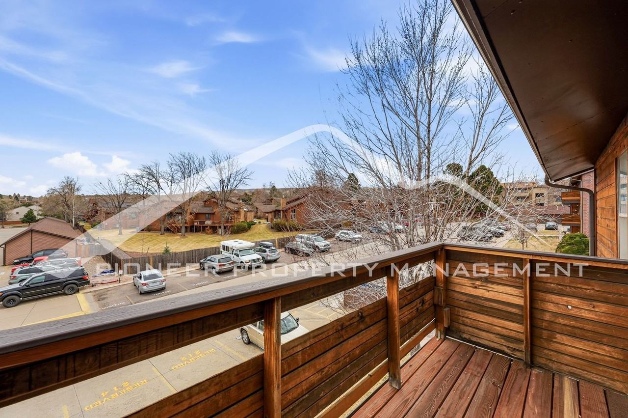 333 Wright St #303 - Photo 6 of 18