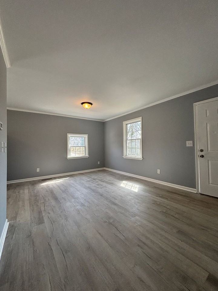 186 Home St - Photo 2 of 15