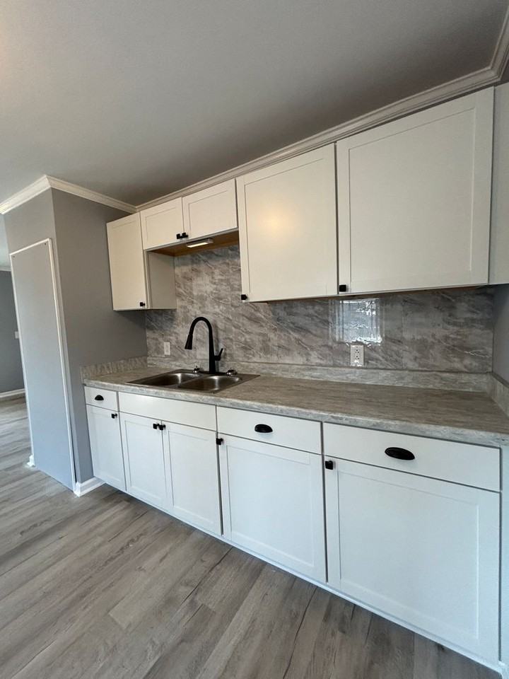 186 Home St - Photo 7 of 15