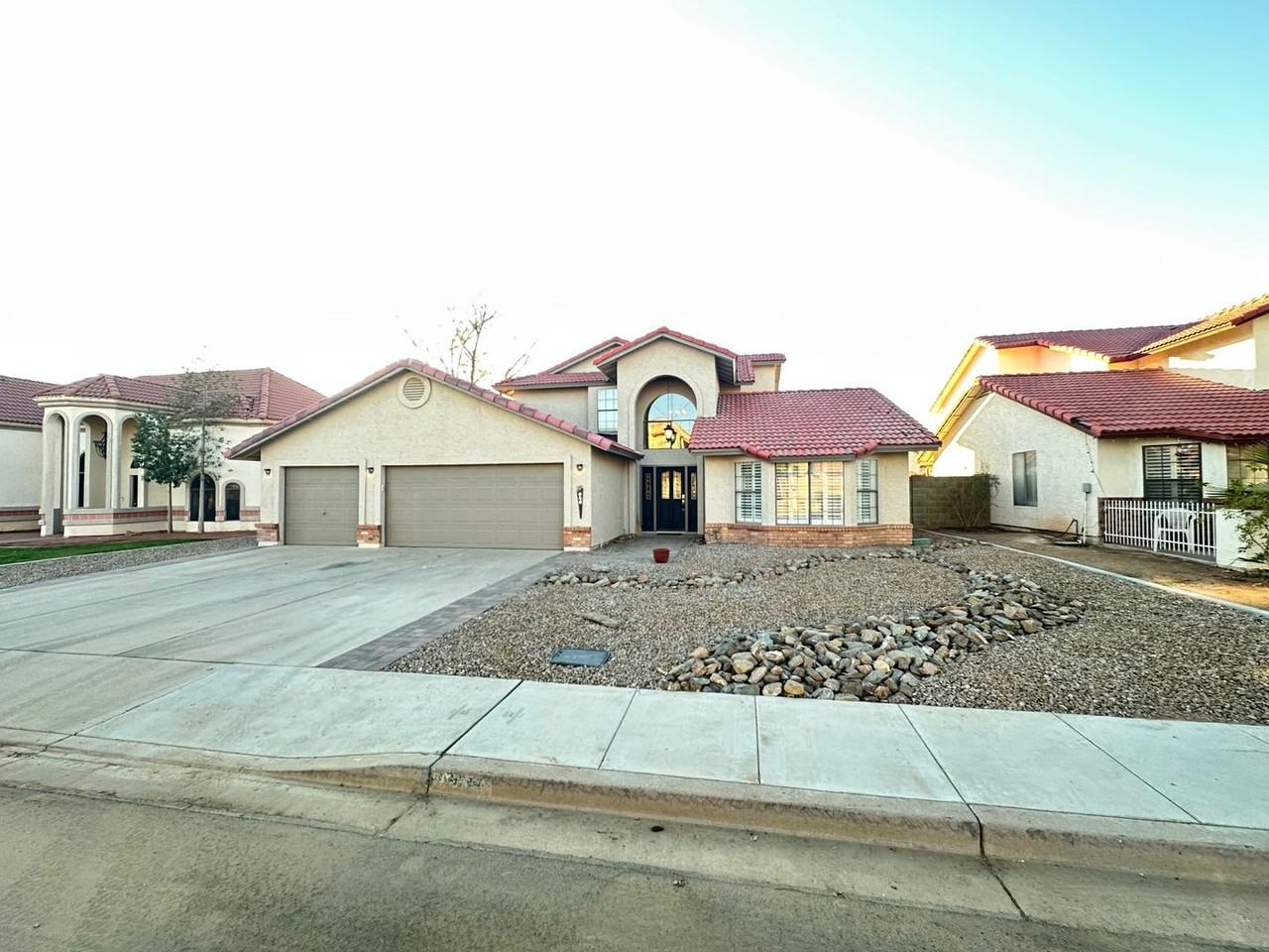 946 N 59th St - Photo 3 of 39