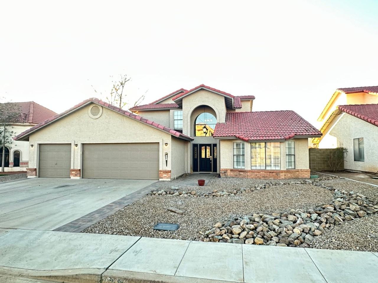 946 N 59th St - Photo 4 of 39