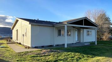 featured image of 640 Sunridge Ave