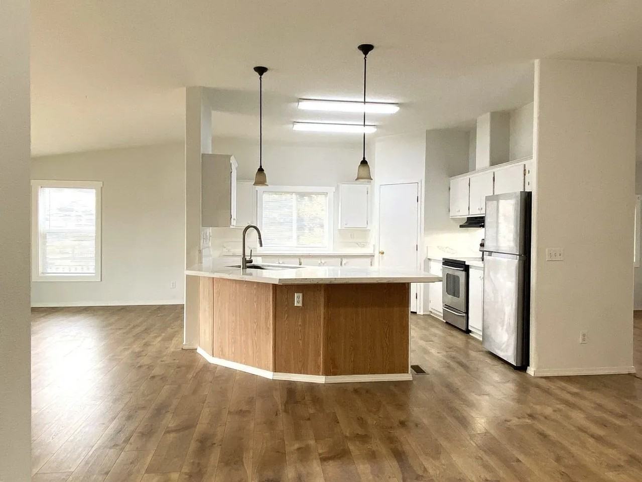 640 Sunridge Ave - Photo 6 of 19