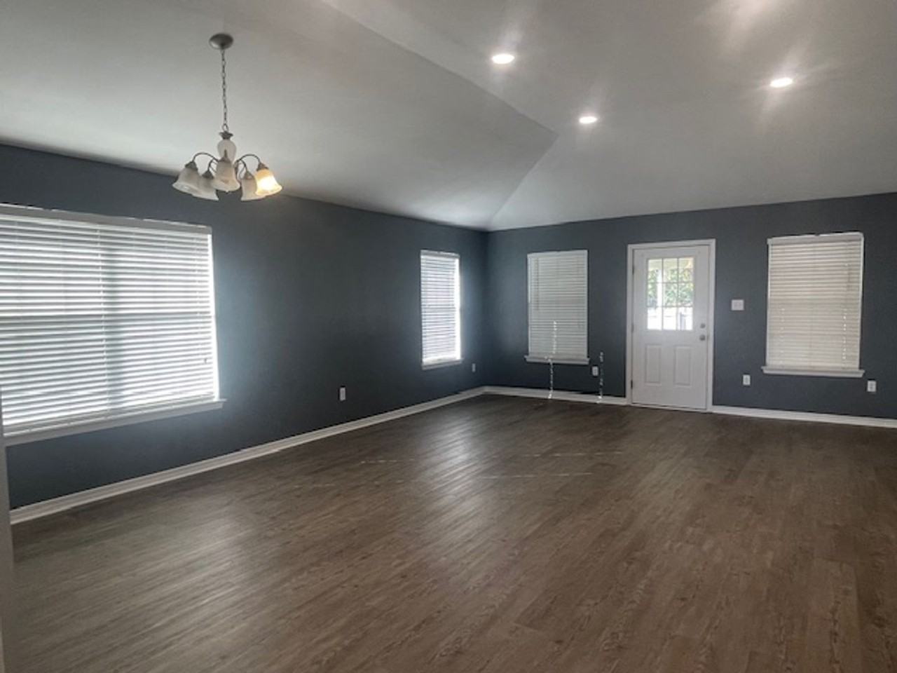 12075 Harmony Cir - Photo 3 of 10