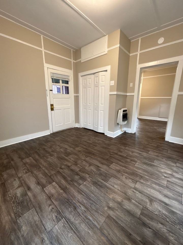 6 4th St - Photo 4 of 8