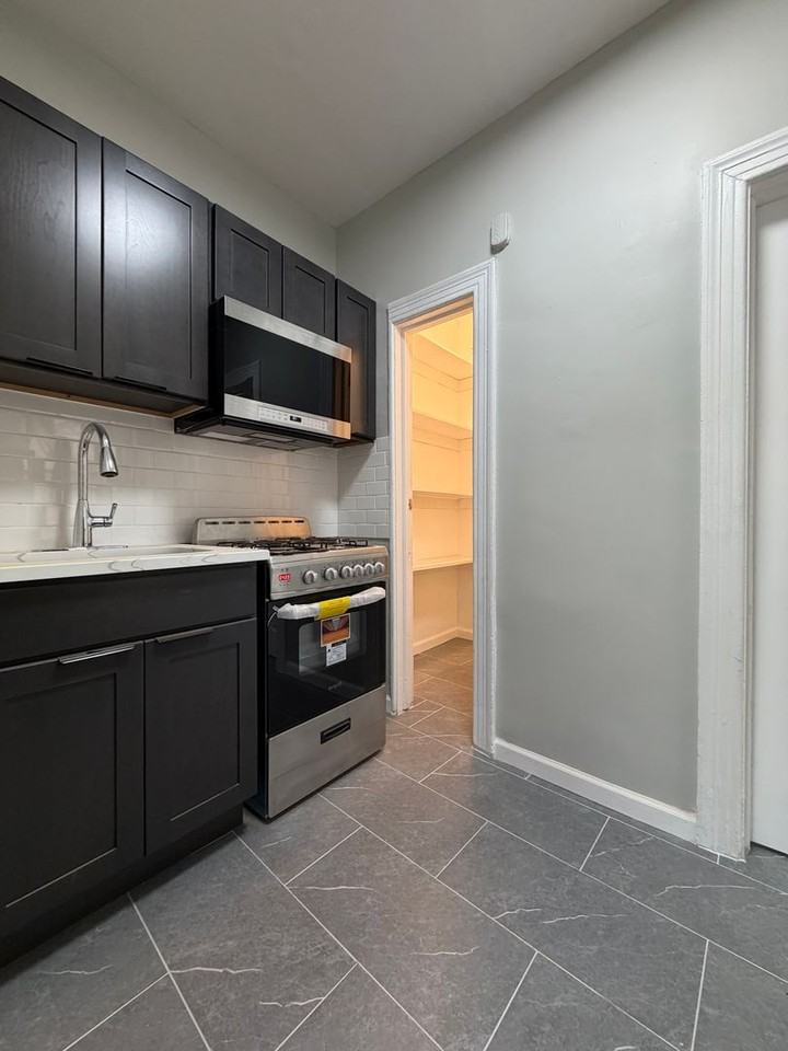 Duer Gardens - Photo 3 of 14