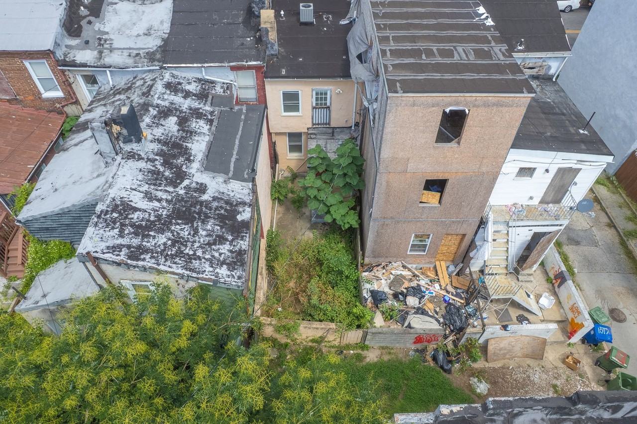 1123 W Lombard St - Photo 7 of 44