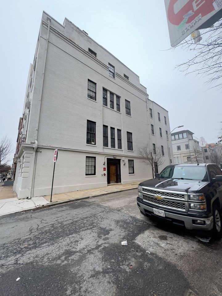 Apartment Units in Mt Vernon, Baltimore, MD! - Photo 2 of 16