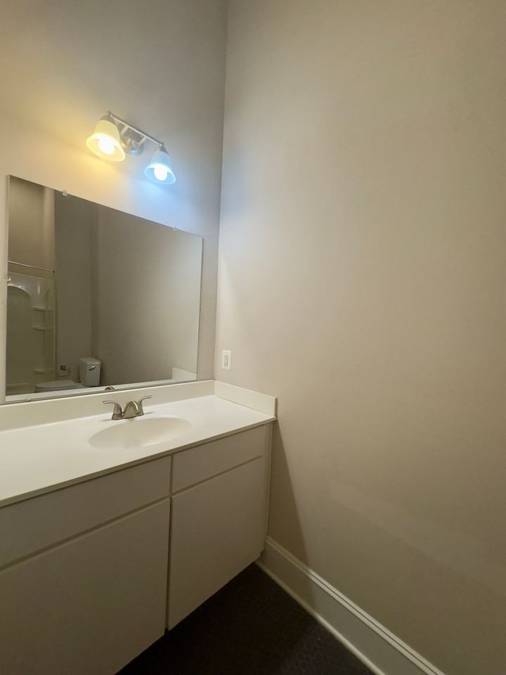 Apartment Units in Mt Vernon, Baltimore, MD! - Photo 6 of 16