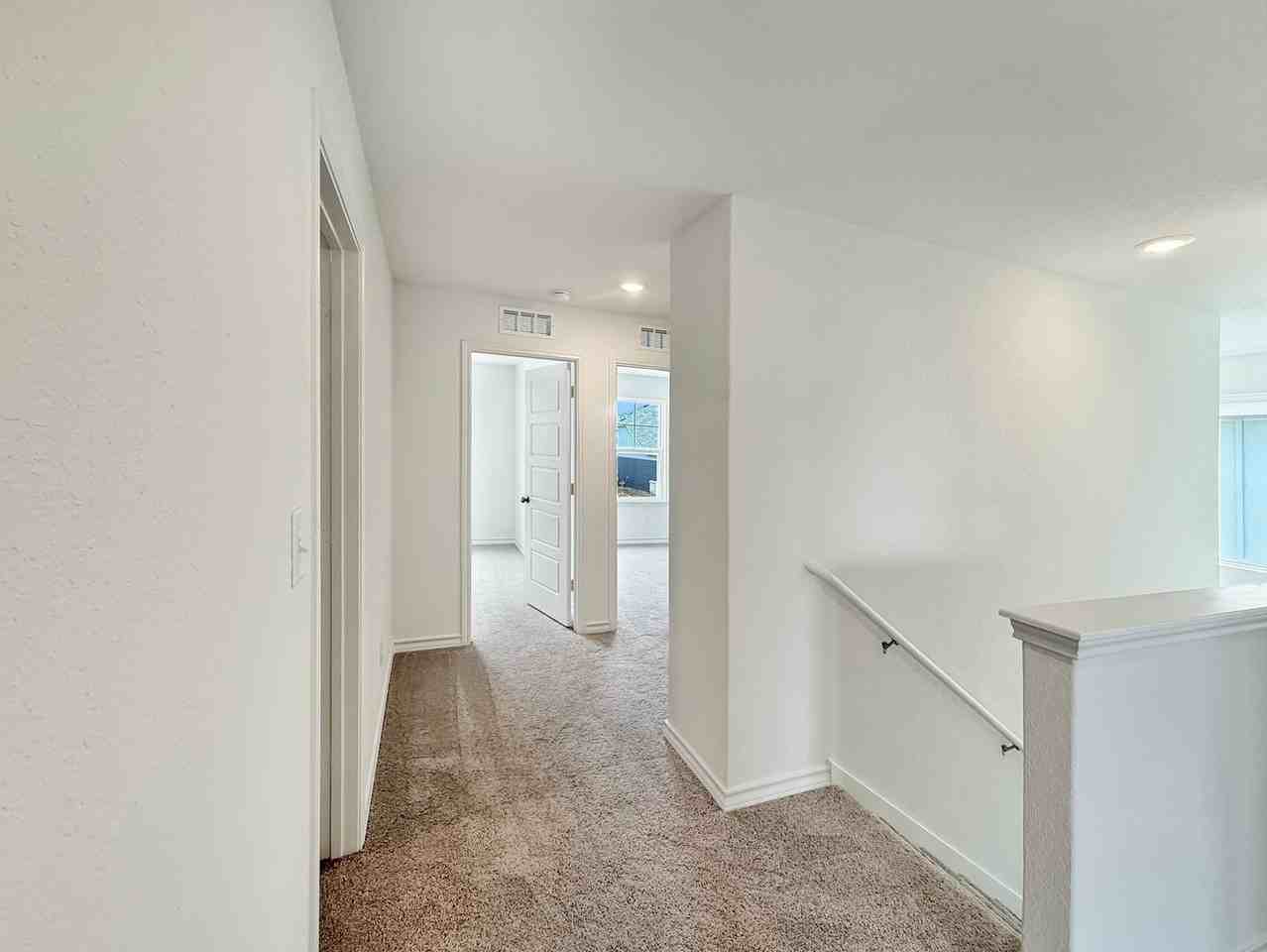 930 Bluegrass Pt - Photo 7 of 39