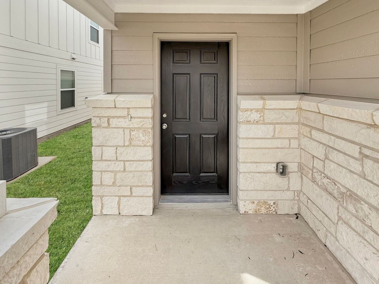 930 Bluegrass Pt - Photo 2 of 32
